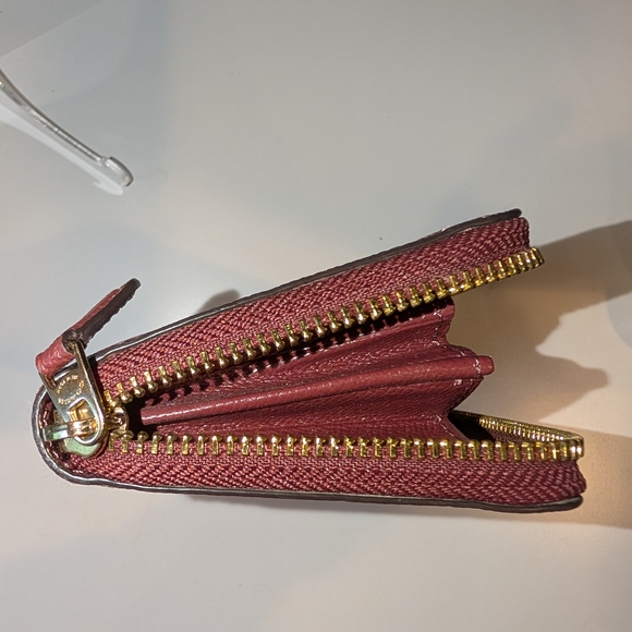 Coach 1941 Collection Accordion Zip Wallet - Picture 5 of 9